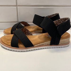 Bobs strap on sandals 7.5